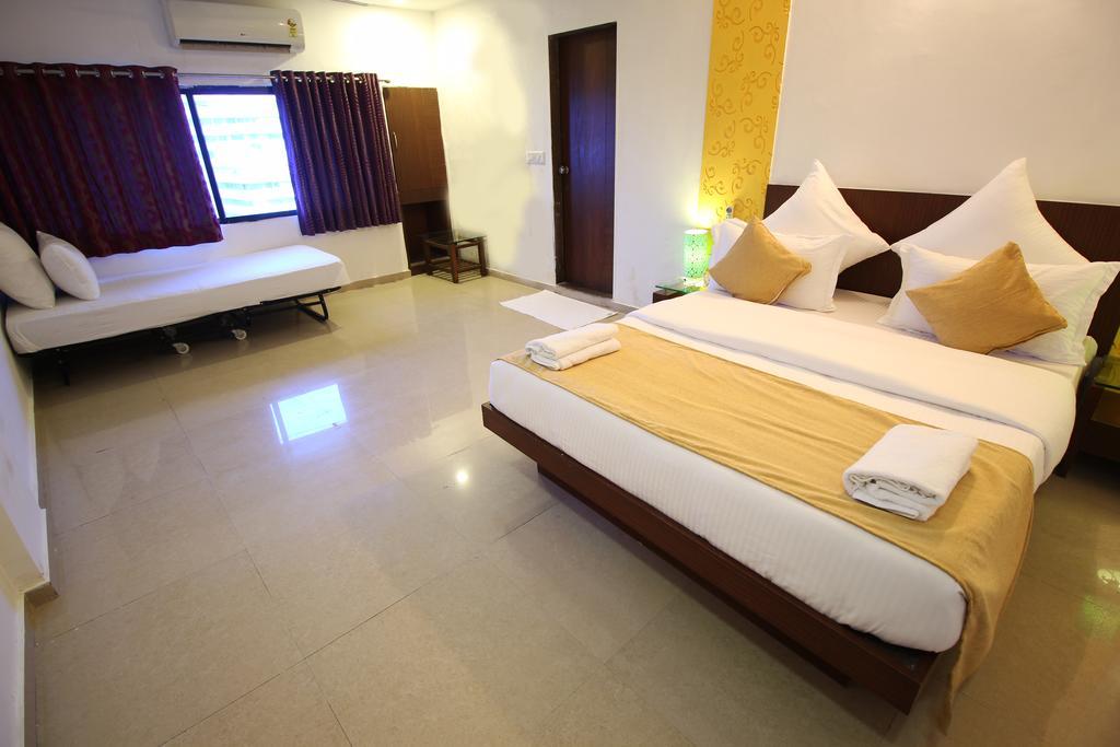 Hotel O Keshav Ahmedabad Room photo