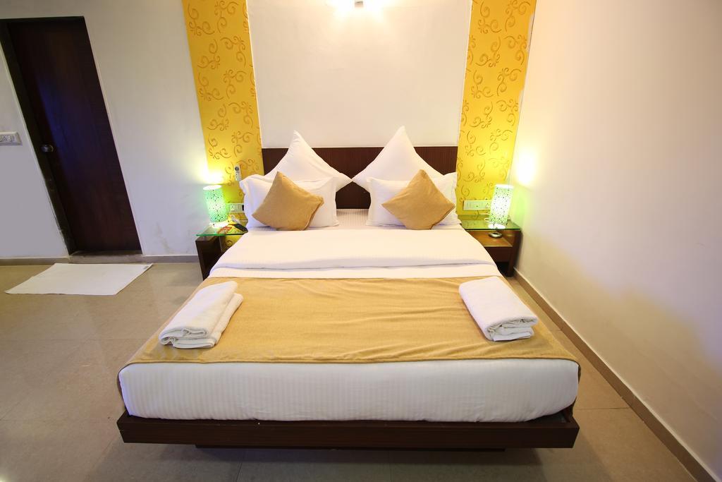 Hotel O Keshav Ahmedabad Room photo