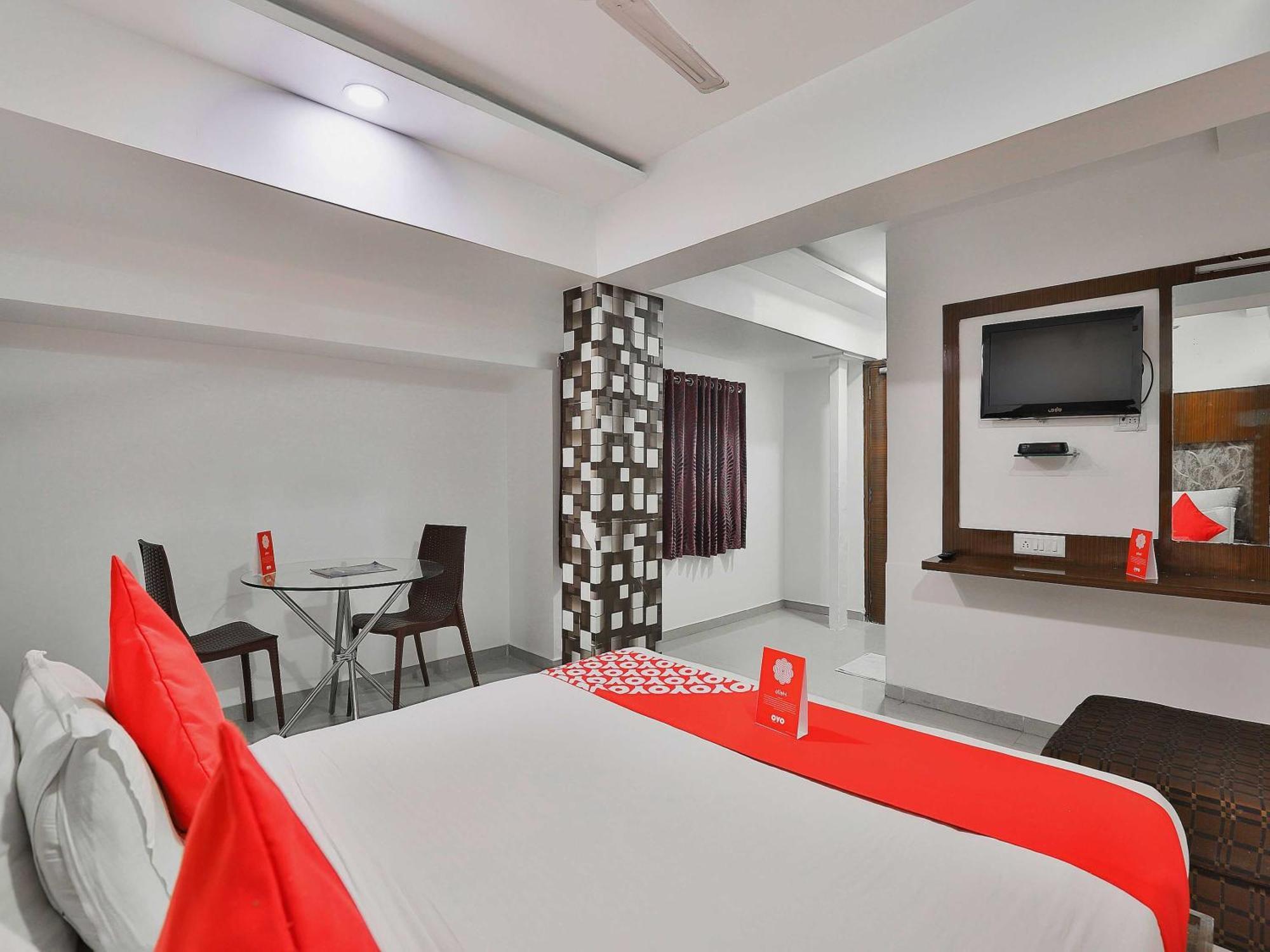 Hotel O Keshav Ahmedabad Exterior photo