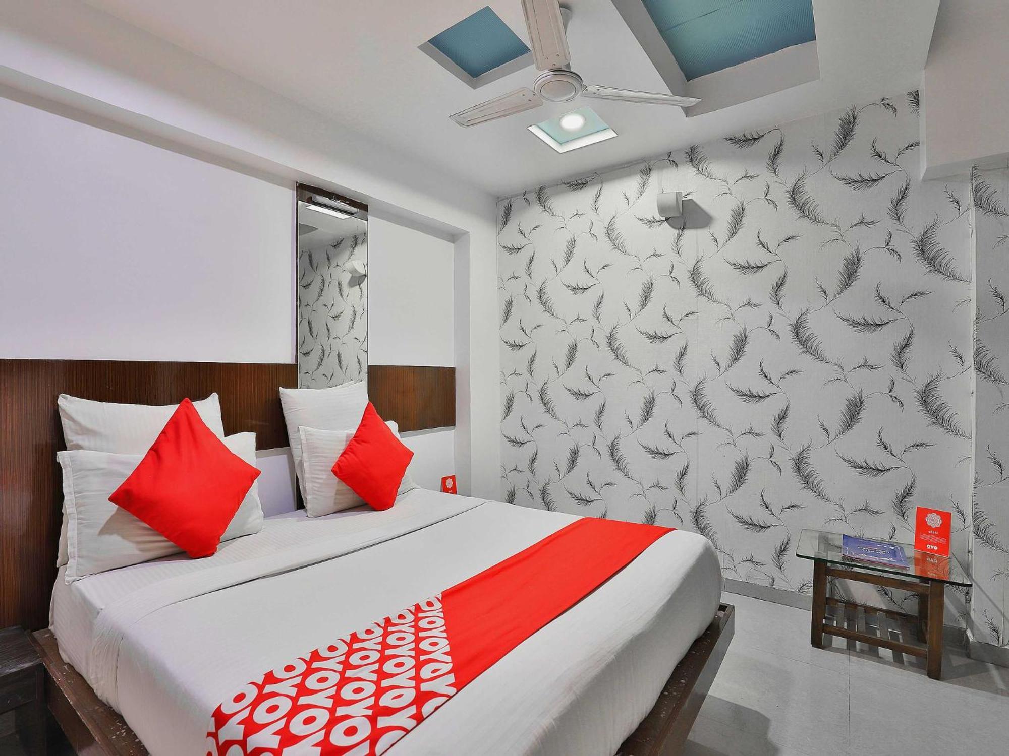 Hotel O Keshav Ahmedabad Exterior photo
