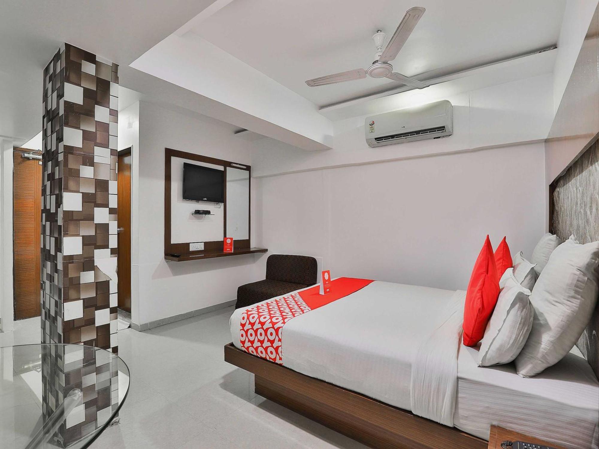 Hotel O Keshav Ahmedabad Exterior photo