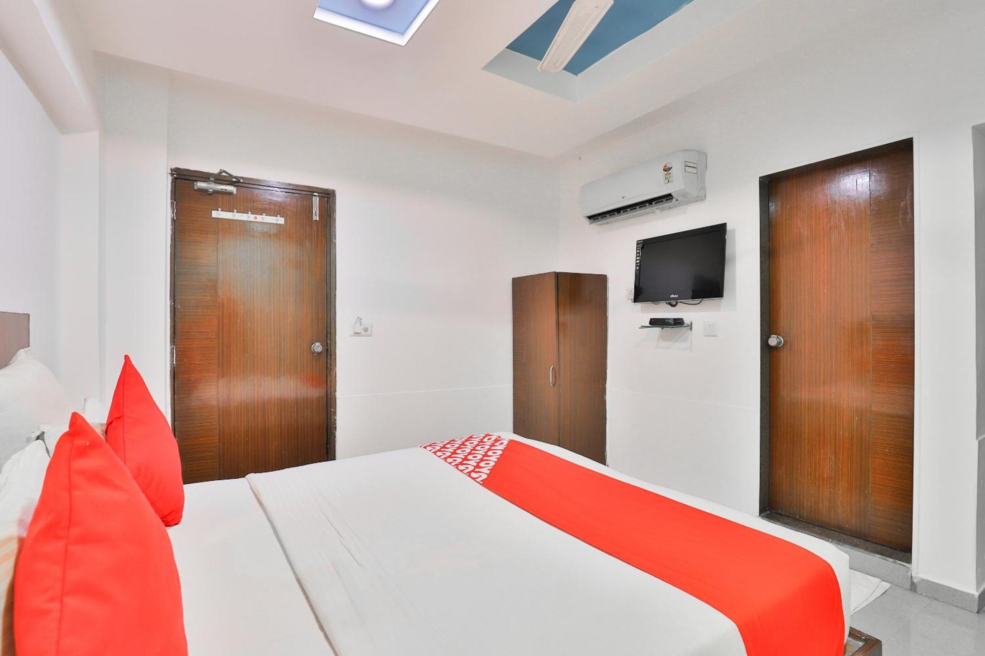 Hotel O Keshav Ahmedabad Exterior photo