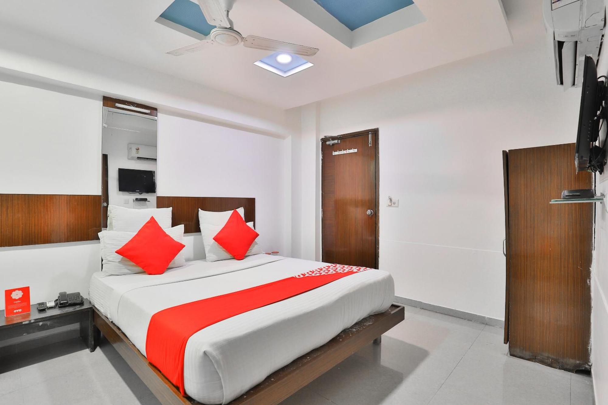 Hotel O Keshav Ahmedabad Exterior photo