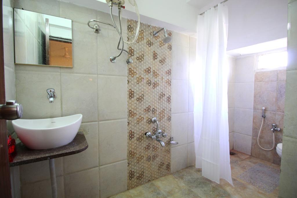 Hotel O Keshav Ahmedabad Room photo